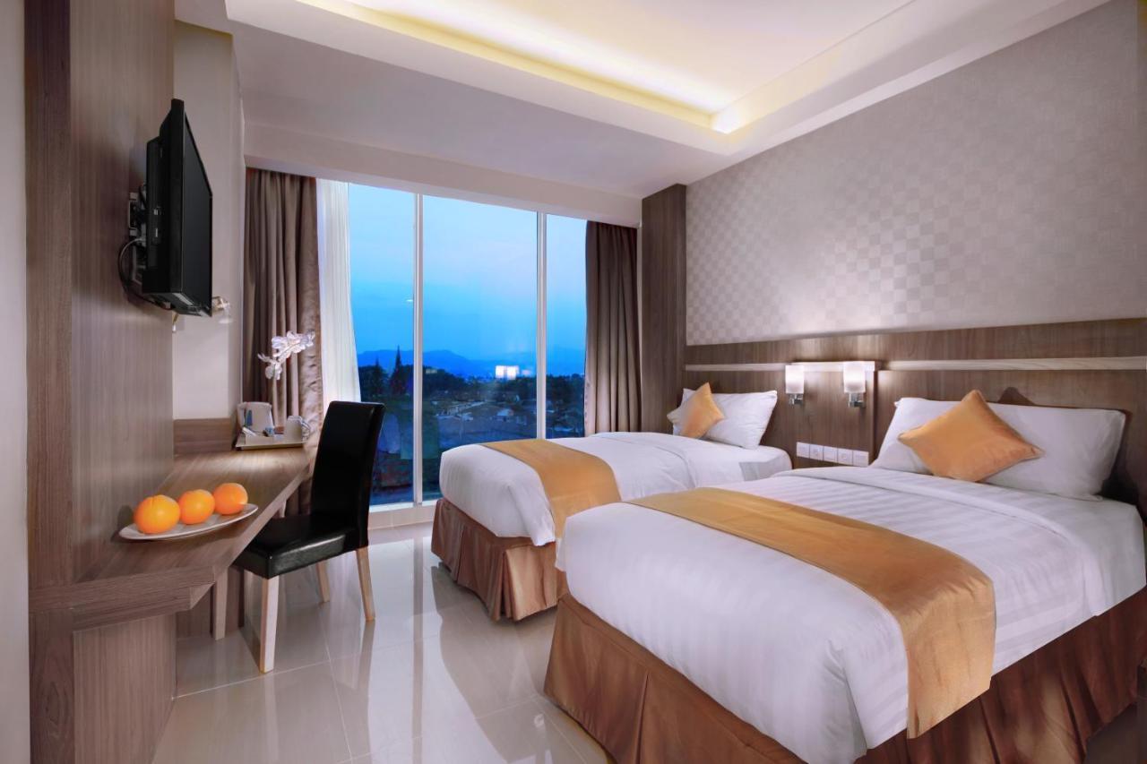 Aston Lampung City Hotel Бандар-Лампунг Экстерьер фото