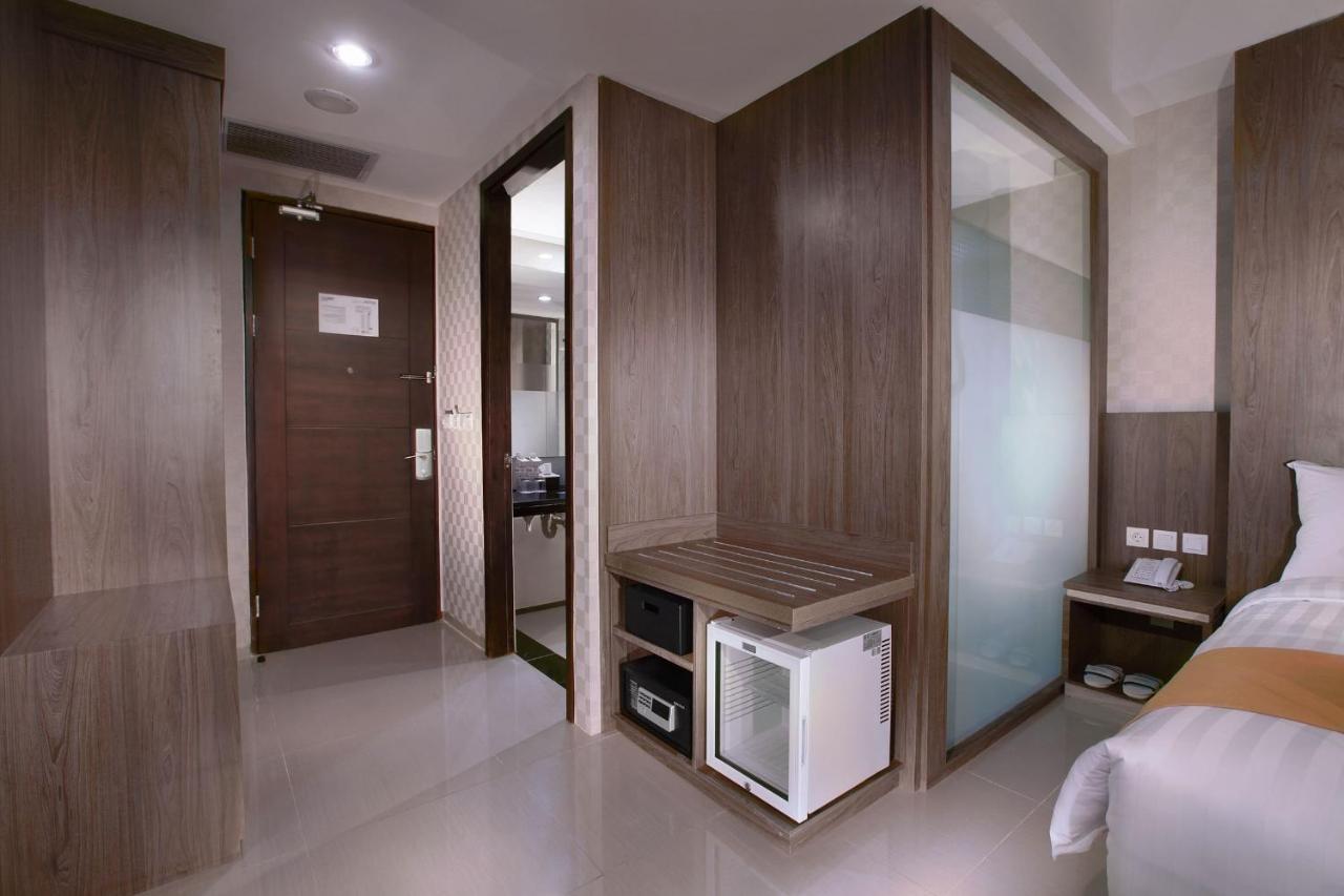 Aston Lampung City Hotel Бандар-Лампунг Экстерьер фото