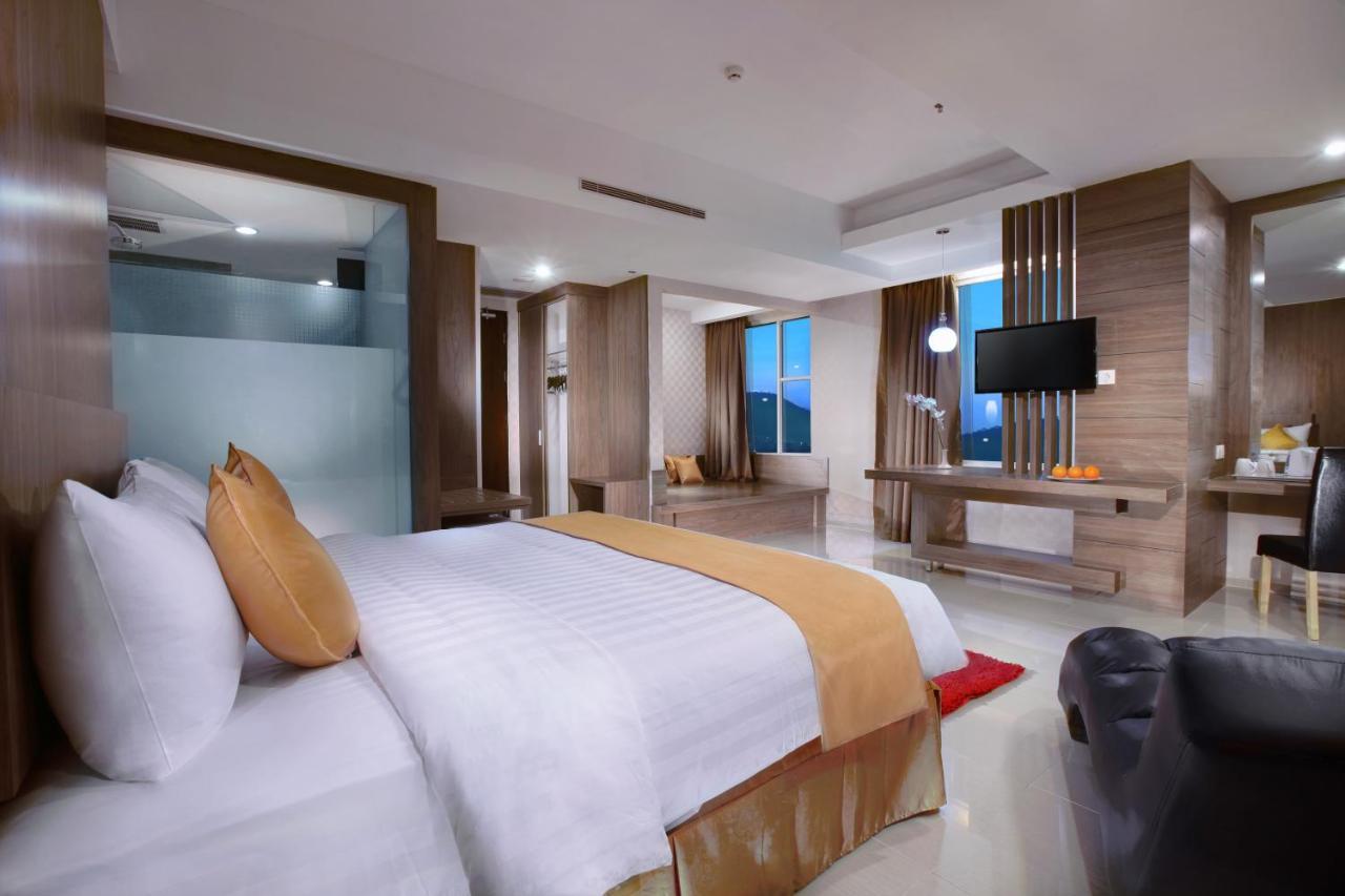 Aston Lampung City Hotel Бандар-Лампунг Экстерьер фото