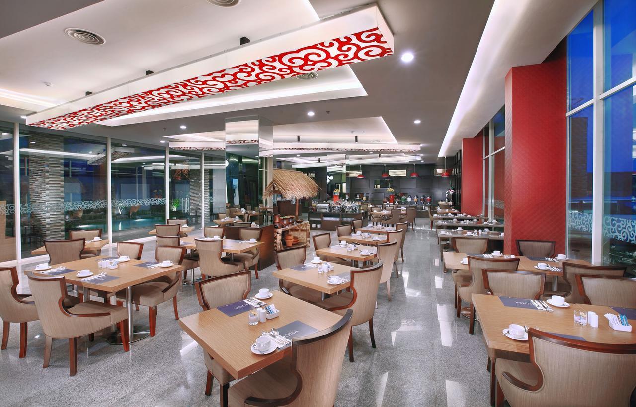 Aston Lampung City Hotel Бандар-Лампунг Экстерьер фото