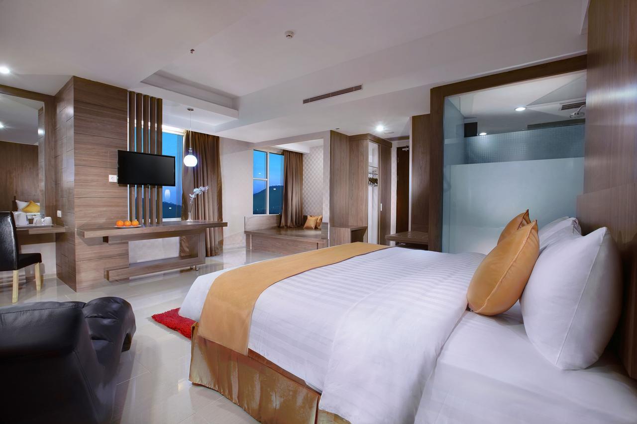 Aston Lampung City Hotel Бандар-Лампунг Экстерьер фото