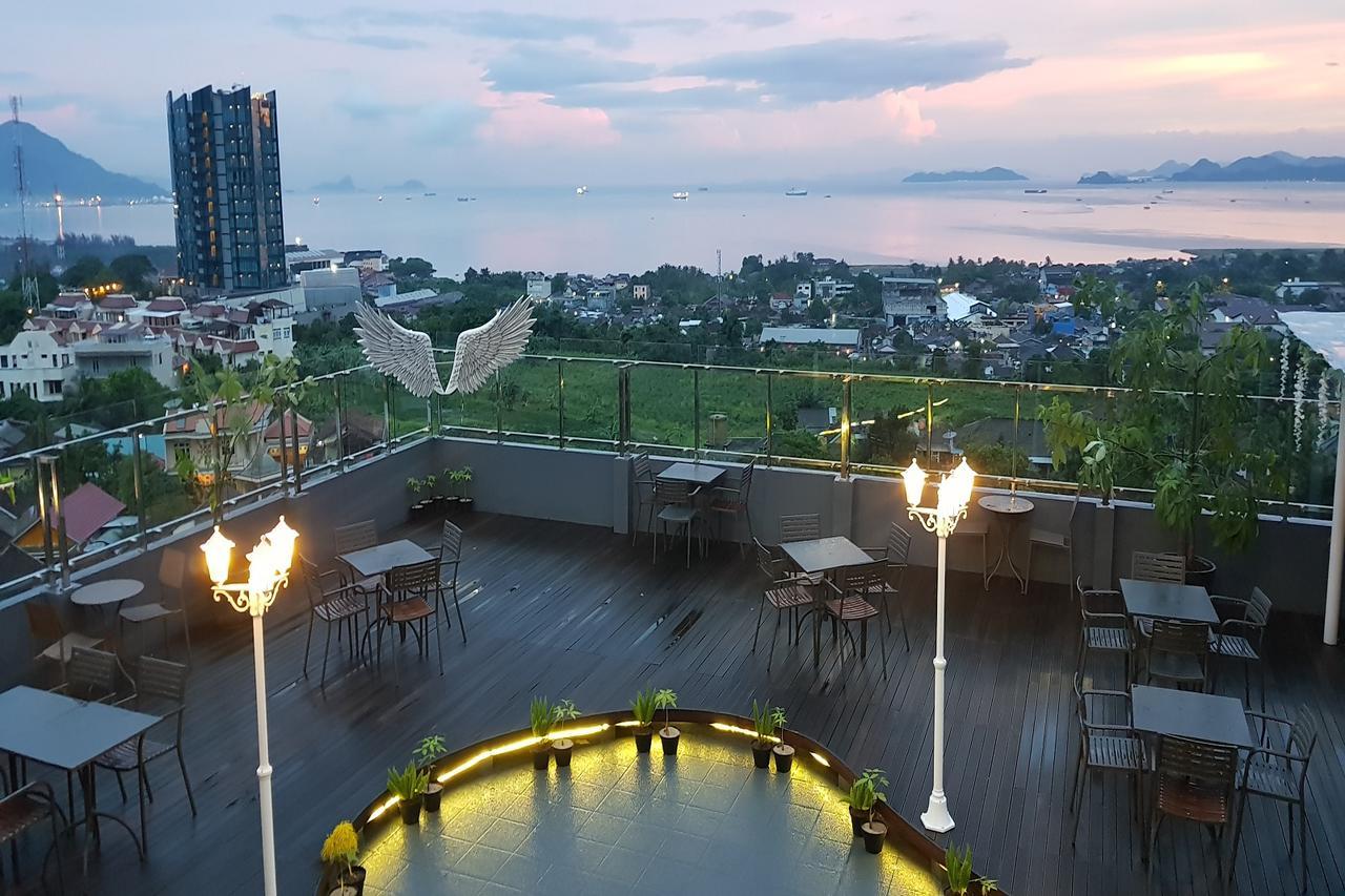 Aston Lampung City Hotel Бандар-Лампунг Экстерьер фото