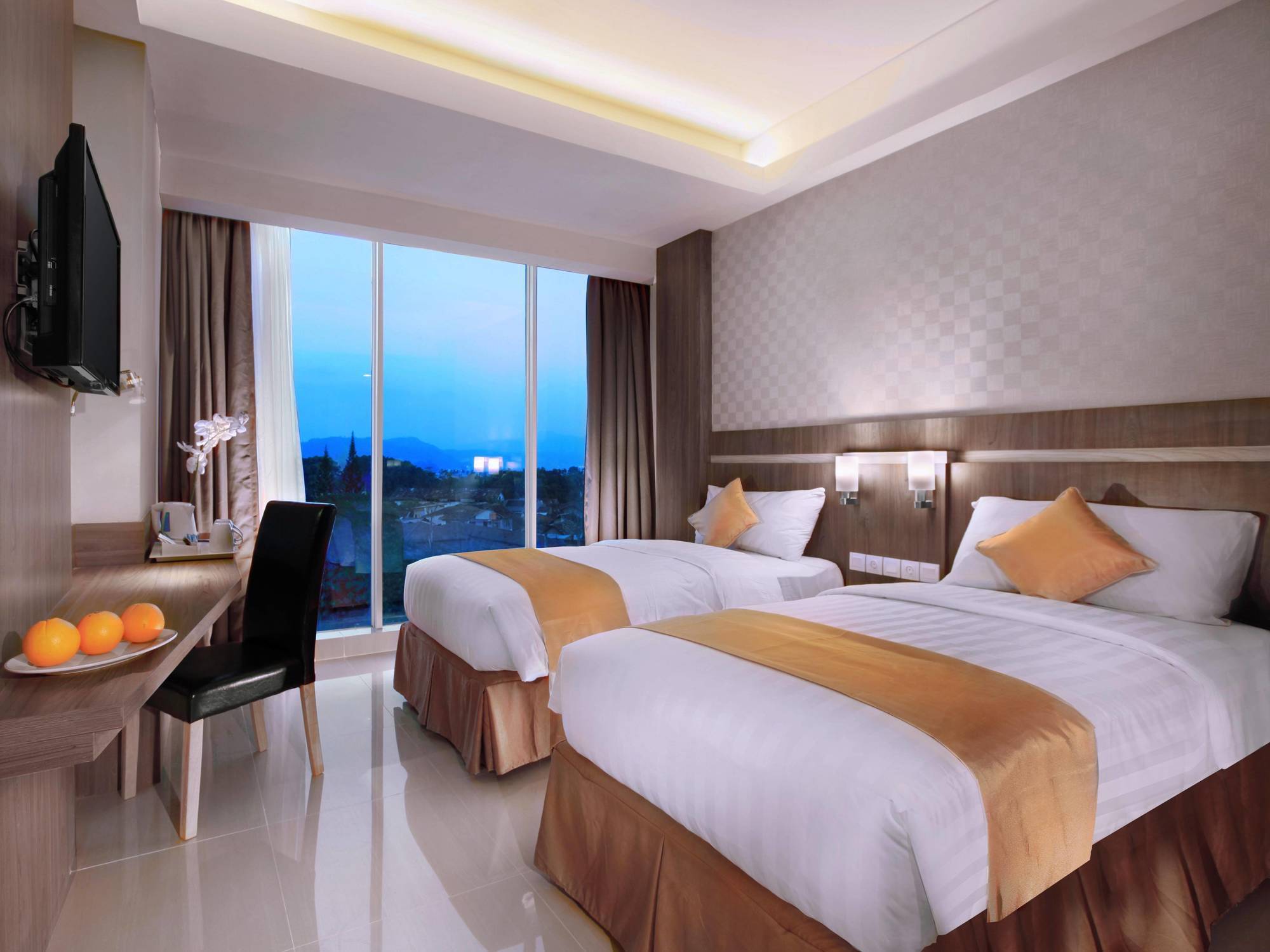 Aston Lampung City Hotel Бандар-Лампунг Экстерьер фото